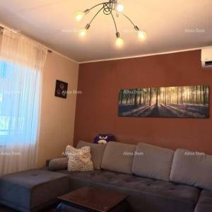 Prodaje se 3-sobni stan sa pogledom na more, na vrhunskoj lokaciji u Poreču
