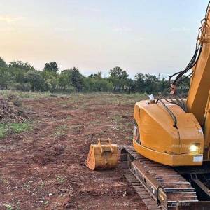 Prodaje se građevinsko zemljište, 4300m2 u industrijsko-poslovnoj zoni Šišan.
