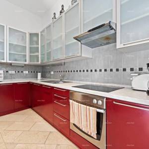 Prodaje se renovirana istarska kuća s bazenom – Kanfanar, 208 m², dva objekta