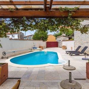 Prodaje se renovirana istarska kuća s bazenom – Kanfanar, 208 m², dva objekta