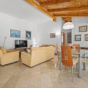 Prodaje se renovirana istarska kuća s bazenom – Kanfanar, 208 m², dva objekta