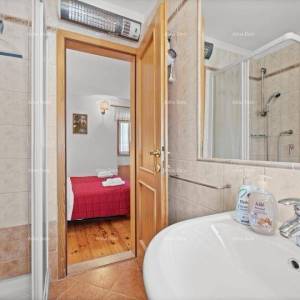 Prodaje se renovirana istarska kuća s bazenom – Kanfanar, 208 m², dva objekta