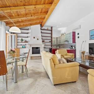 Prodaje se renovirana istarska kuća s bazenom – Kanfanar, 208 m², dva objekta