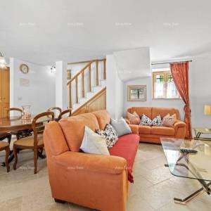 Prodaje se renovirana istarska kuća s bazenom – Kanfanar, 208 m², dva objekta