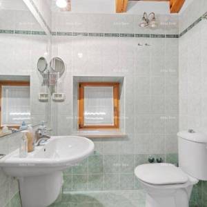 Prodaje se renovirana istarska kuća s bazenom – Kanfanar, 208 m², dva objekta