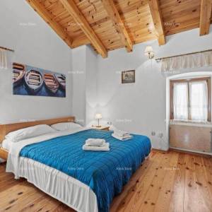 Prodaje se renovirana istarska kuća s bazenom – Kanfanar, 208 m², dva objekta