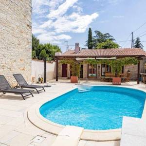 Prodaje se renovirana istarska kuća s bazenom – Kanfanar, 208 m², dva objekta