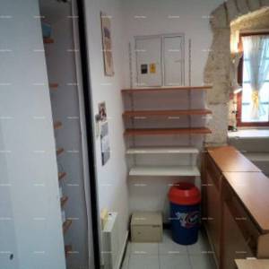 Prodaje se stan (poslovni prostor), 27 m2 u centru Medulina
