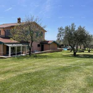 Prodaje se vila, blizina Marčane.