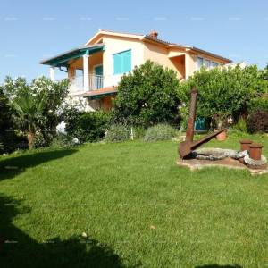 Prodaje se vila, blizina Marčane.