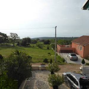 Prodaje se vila, blizina Marčane.