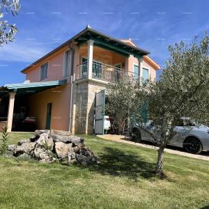 Prodaje se vila, blizina Marčane.