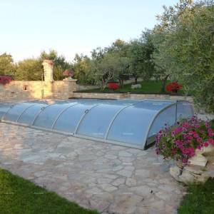 Prodaje se vila, blizina Marčane.