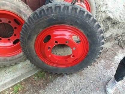 prodajem 3 felge 20 cola 8x275 centralna rupa 220 gume 7.50 R20 1  jak