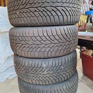 Prodajem 4 zimske Continental gume 225/50 R 17