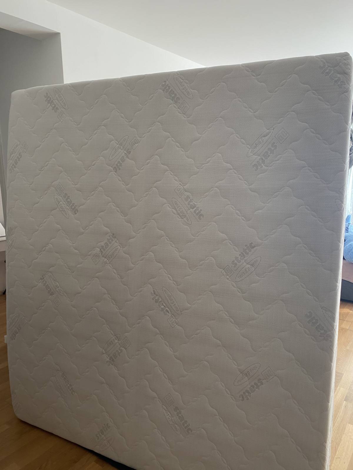 Prodajem: Madrac 180x200x20- Static-170€ 2 Podnice- 90x195- 100€ 2 pol