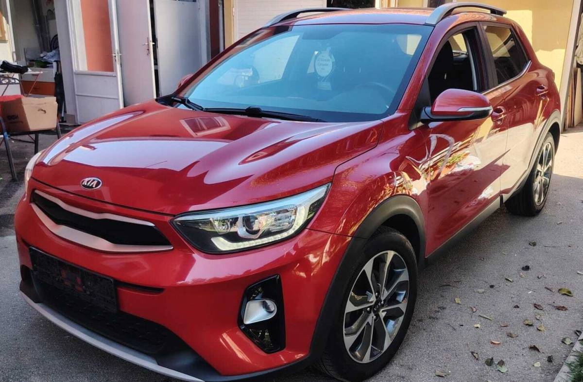 Prodajem navedeni auto Kia Stonic