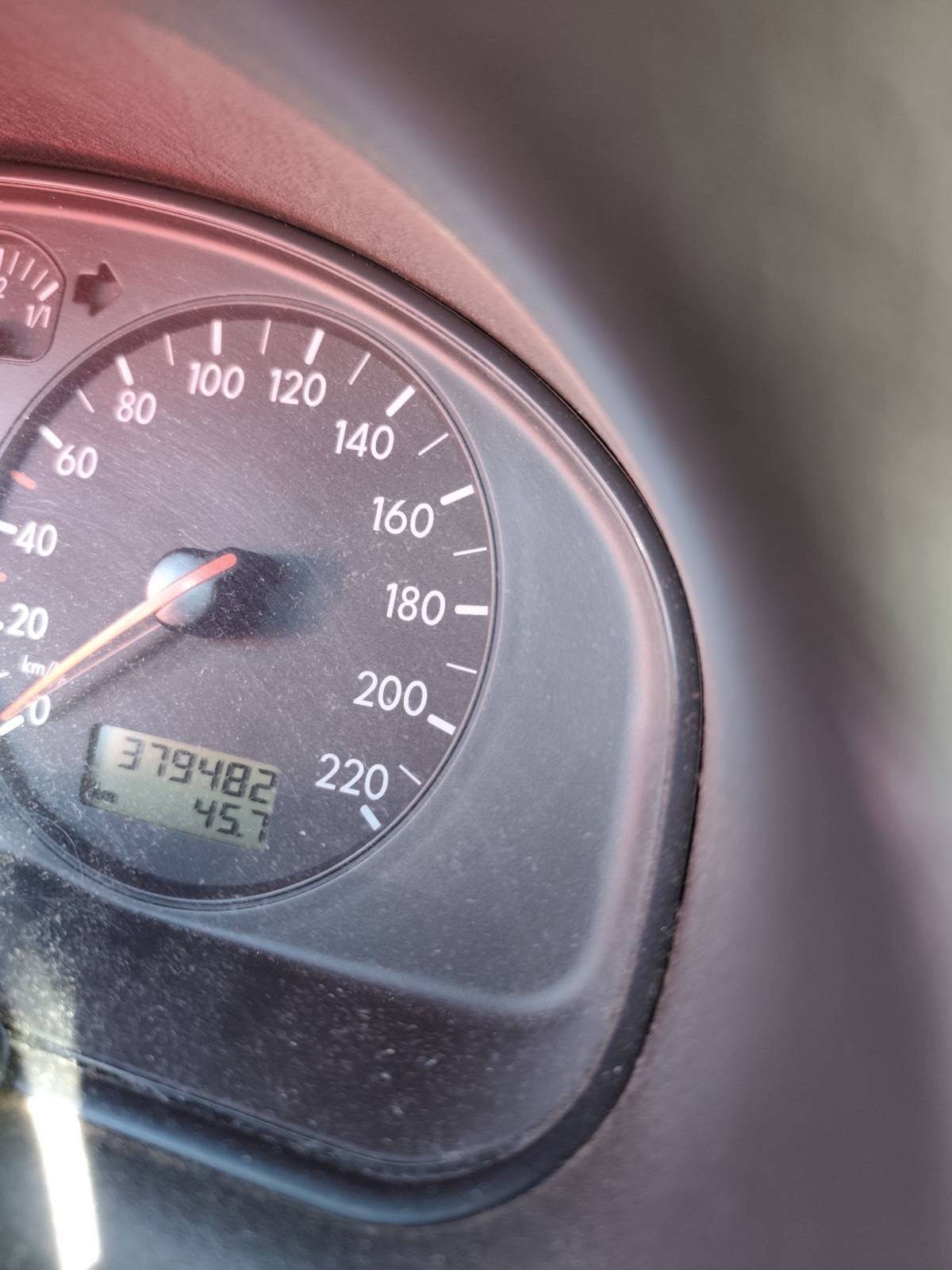 Prodajem VW PASSAT 1998