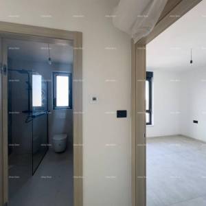 Prodajemo stan u novoj zgradi u Banjolama.