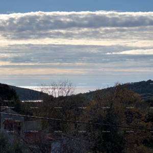 Prodajemo stan u novoj zgradi u Banjolama.