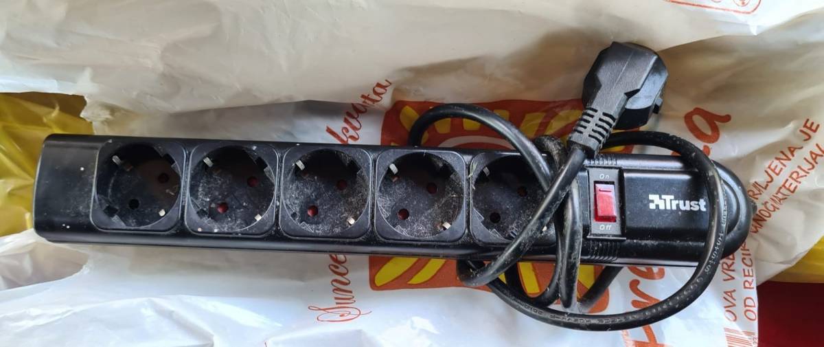 Produžni kabel od 5 rupa