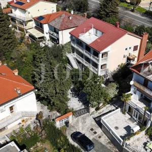 Prostrana kuća u Crikvenici – Idealna investicija za turizam