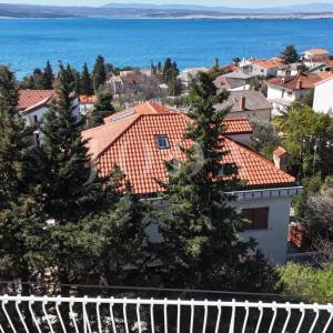 Prostrana kuća u Crikvenici – Idealna investicija za turizam