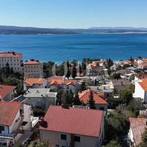 Prostrana kuća u Crikvenici – Idealna investicija za turizam