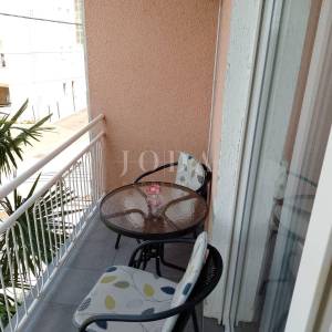 Prostrani stan s pogledom na more i garažom u Crikvenici