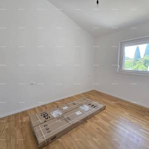 Prostrani stan u Fažani, blizu centra i mora, savršeno za život ili odmor!