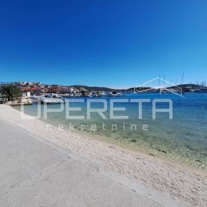 Prvi red do mora, 6 apartmana, Rogoznica!