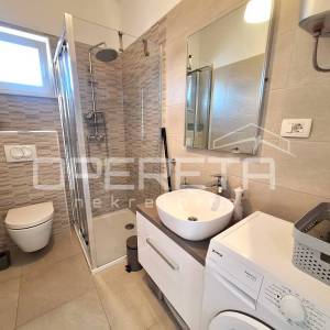 Prvi red do mora, 6 apartmana, Rogoznica!