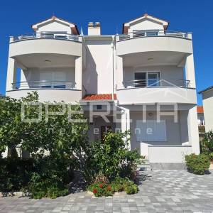 Prvi red do mora, 6 apartmana, Rogoznica!