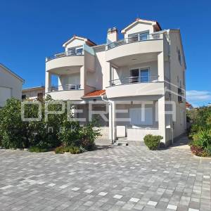 Prvi red do mora, 6 apartmana, Rogoznica!