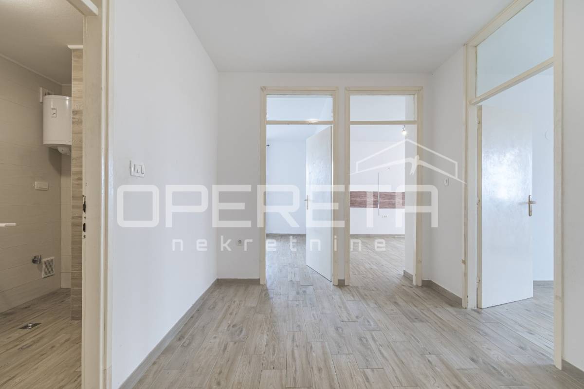Pula, Kaštanjer, NOVO- adaptiran stan na traženoj lokaciji, 2SS