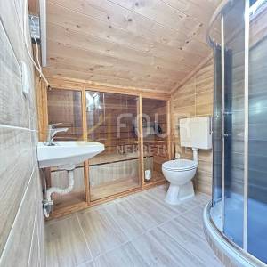 Pula, Monte Zaro, dvije kuće - tri stambene jedinice, 251m2