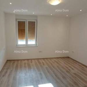 Pula – renoviran dvosobni stan u centru, 72,83 m²