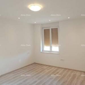 Pula – renoviran dvosobni stan u centru, 72,83 m²