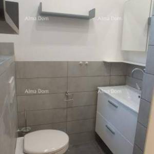 Pula – renoviran dvosobni stan u centru, 72,83 m²