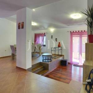Pula, Villa sa bazenom i jacuzzijem