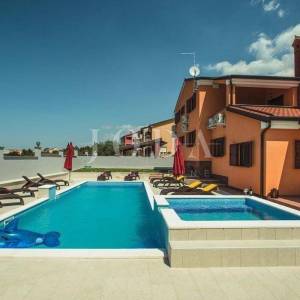 Pula, Villa sa bazenom i jacuzzijem