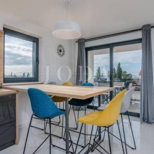 Punat - apartman u prizemlju s bazenom i okućnicom