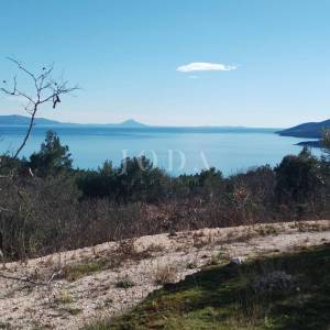 Rabac, građevinsko zemljište sa građevinskom dozvolom, projektom i pogledom na more