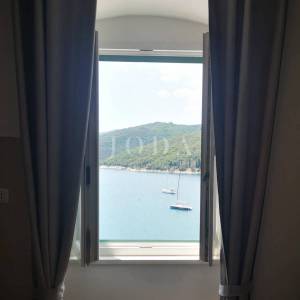 RABAC,2 apartmana na moru sa predivnim pogledom