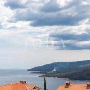 Rabac,kompletno uređen i opremljen stan