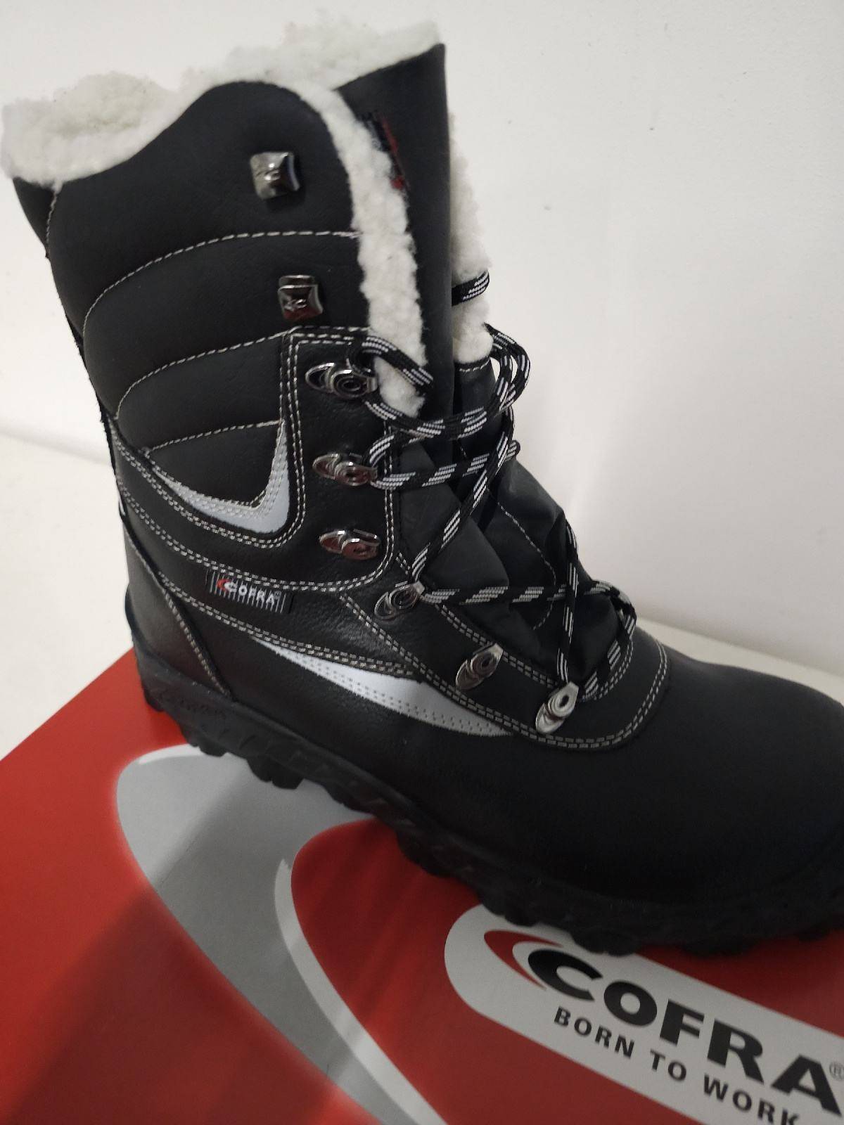 Radne cipele broj 45 Novo