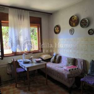 RAKITJE/OBITELJSKA katnica sa 889m2 okućnice/ odlična lokacija 