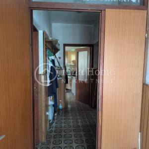 RAKITJE/OBITELJSKA katnica sa 889m2 okućnice/ odlična lokacija 