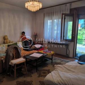 RAKITJE/OBITELJSKA katnica sa 889m2 okućnice/ odlična lokacija 