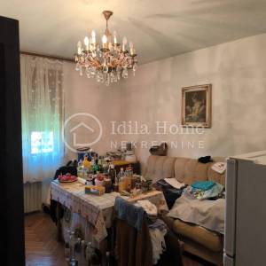 RAKITJE/OBITELJSKA katnica sa 889m2 okućnice/ odlična lokacija 